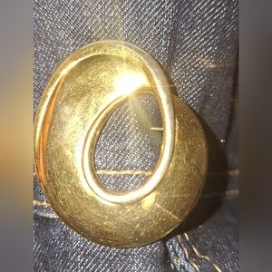 VTG Trifari Gold Tone Brooch Pin